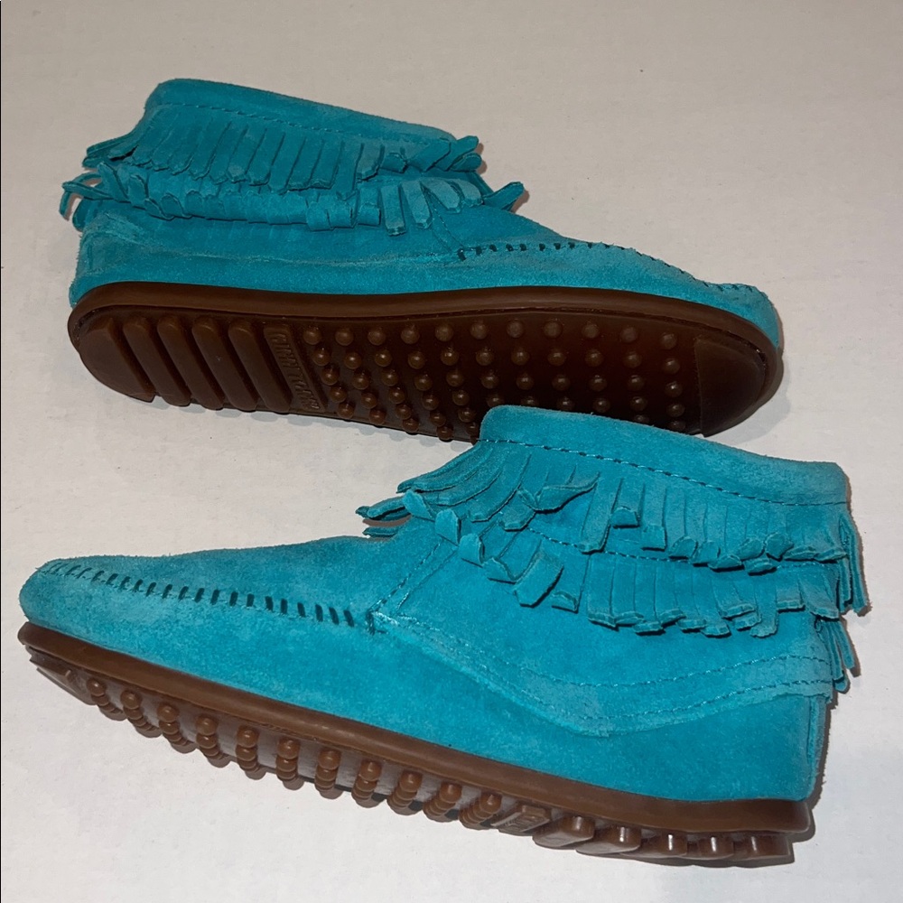 Minnetonka Fringe Turquoise Boots - Picture 6 of 10